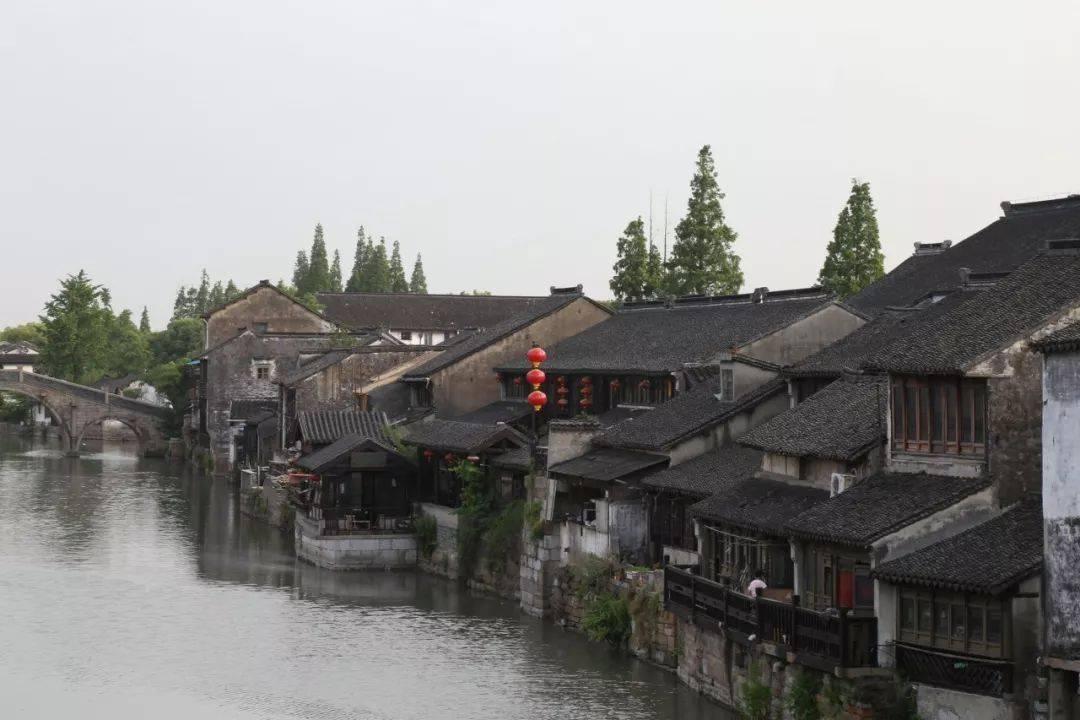 歌词父亲那红红的炉火温暖着一家人是哪首歌曲里面的？游戏画面